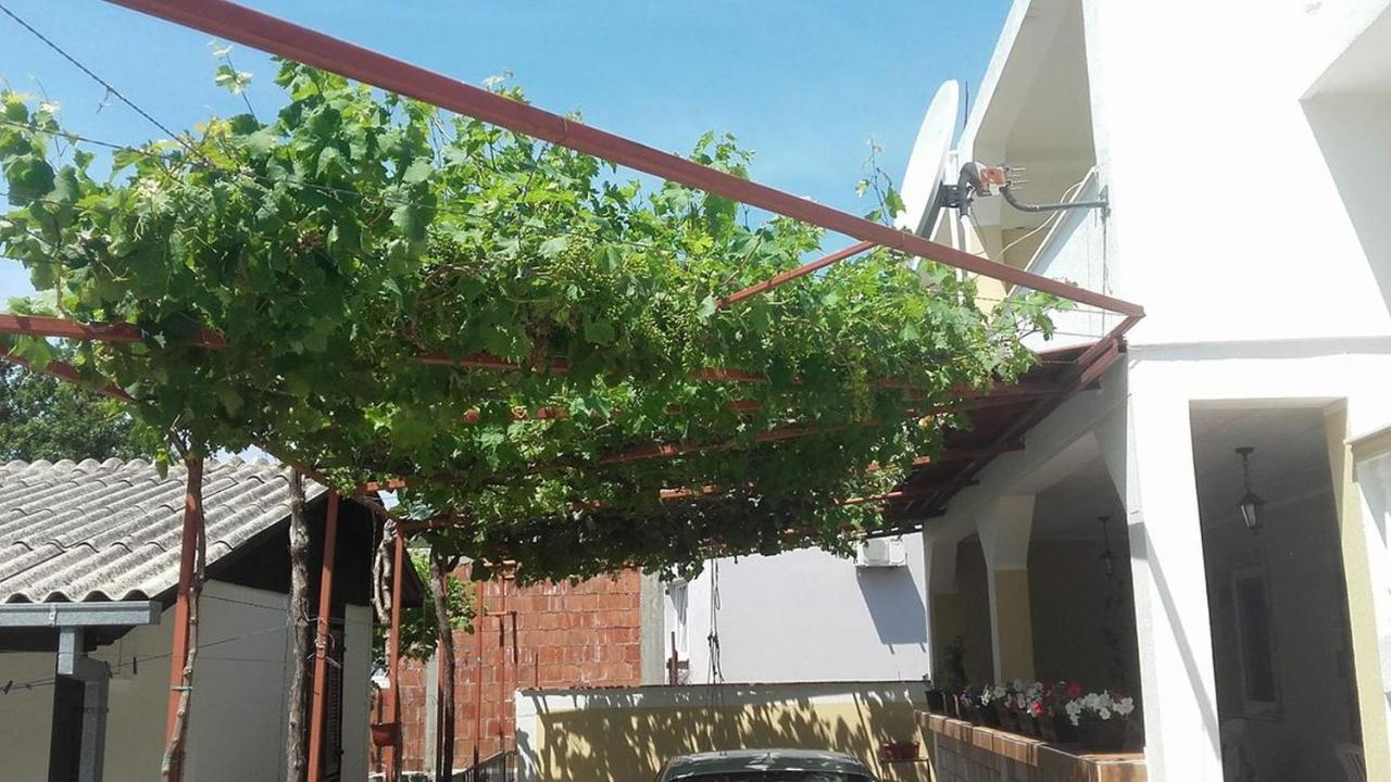Apartments Avdic Sutomore Ngoại thất bức ảnh